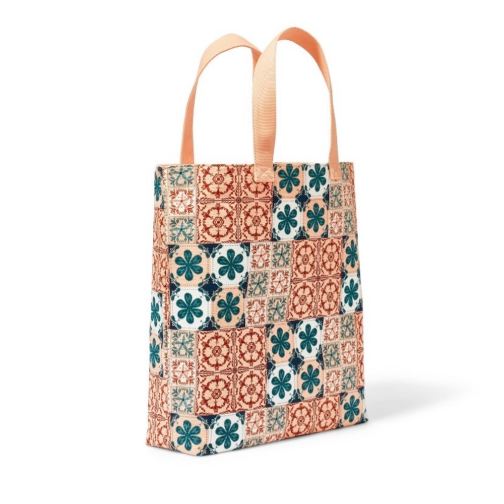 Mixed Coral Tile Print Large Tote Bag - Agua
Bendita Target Blush/Pink/Navy NWT